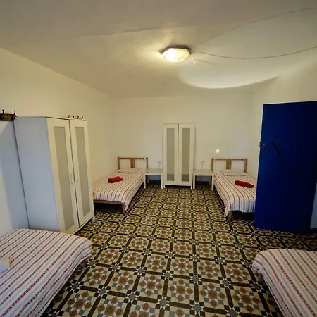 Hostel Sol Y Mar Surf Camp *
