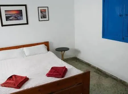 אכסניה Sol Y Mar Surf Camp קורלחו