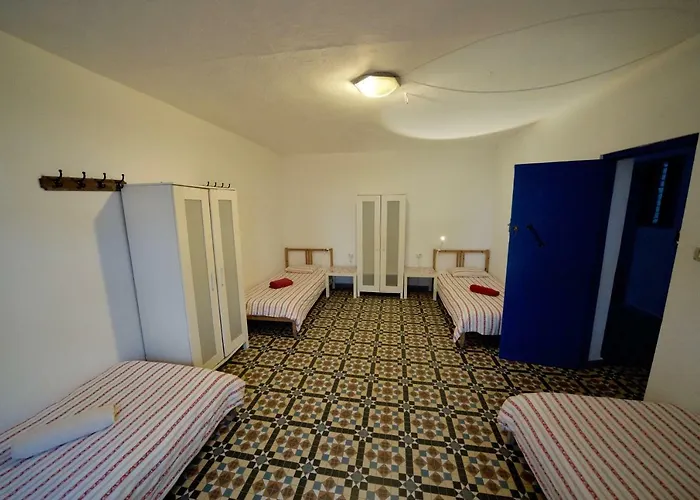 Hostal Sol Y Mar Surf Camp *